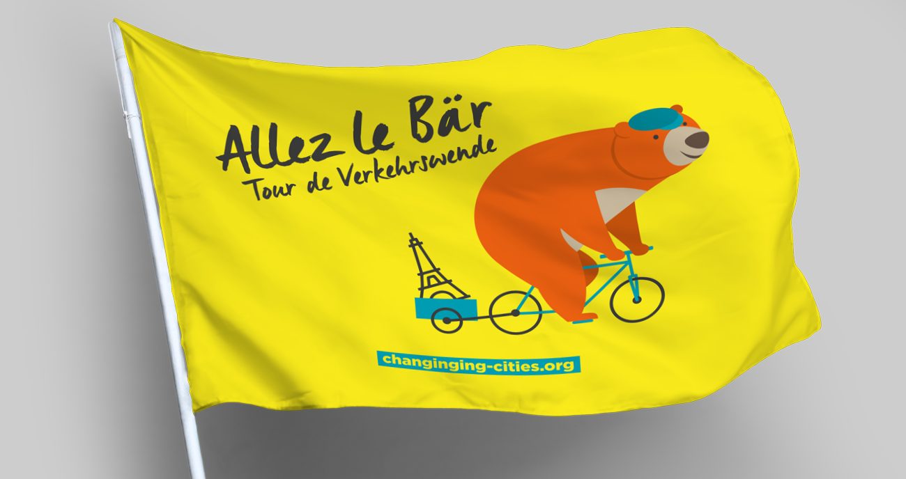 Flagge der Tour de Verkehrswende 2021 / Allez le Bär / Changing Cities